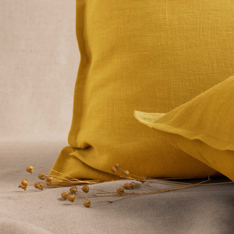 Taie d'Oreiller en Lin Lavé Safran - Embrin