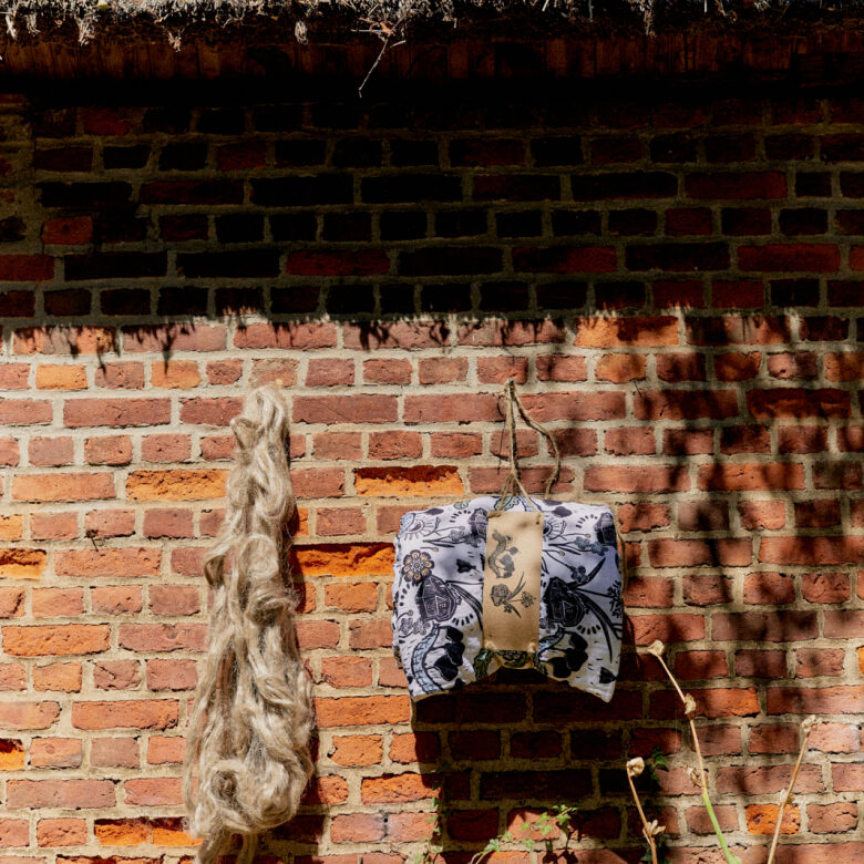 Courtepointe en Lin Lavé Chaumière en Bord de Rivière - Embrin