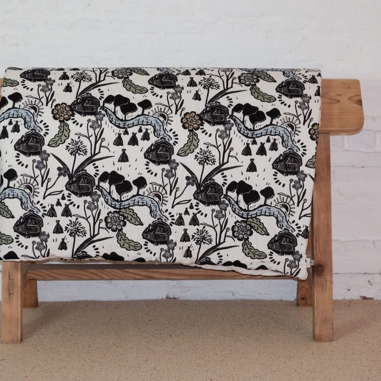 Courtepointe en Lin Lavé Chaumière en Bord de Rivière - Embrin