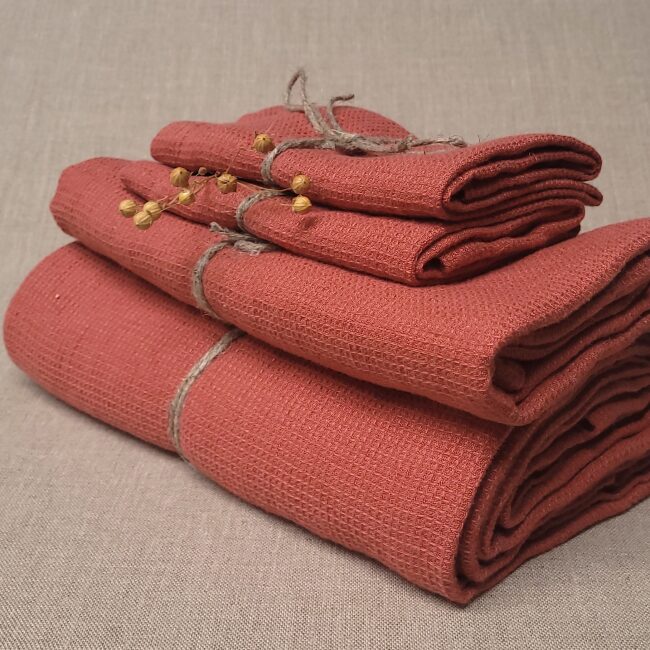 Serviette Nid d'Abeille en Lin Lavé Rouge Figue