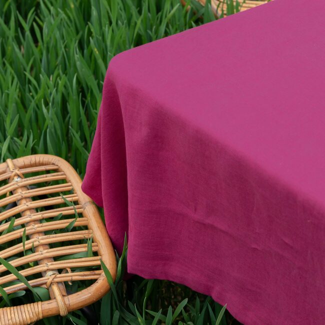Washed linen tablecloth in Rose Bruyère