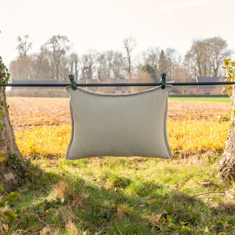 Housse de coussin en lin lavé Vert Lichen Bicolore - Embrin