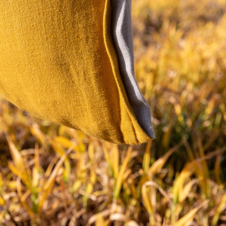 Housse de coussin en lin lavé Jaune Curry - Embrin