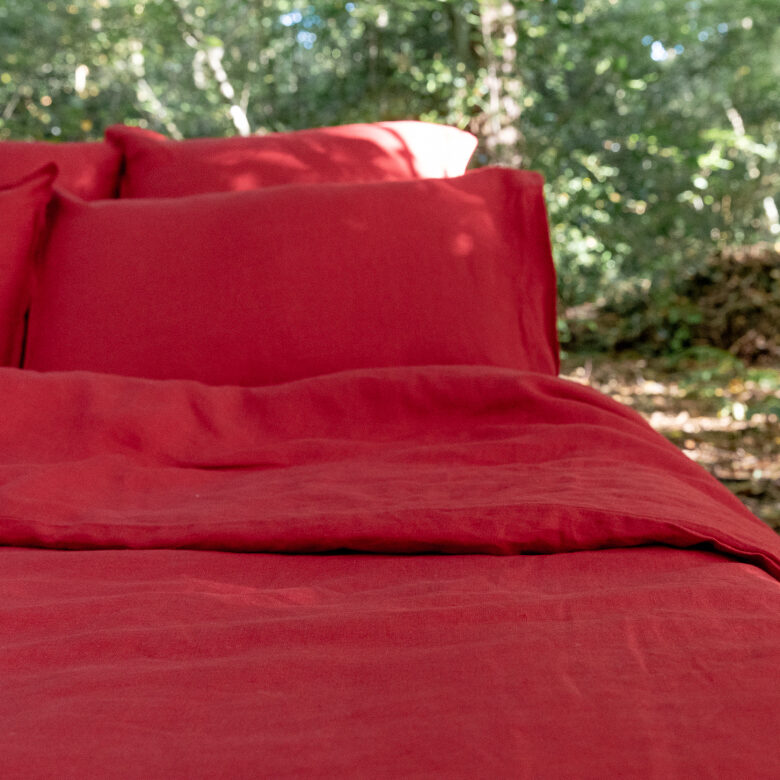 Washed linen duvet cover in Red Groseille - Embrin