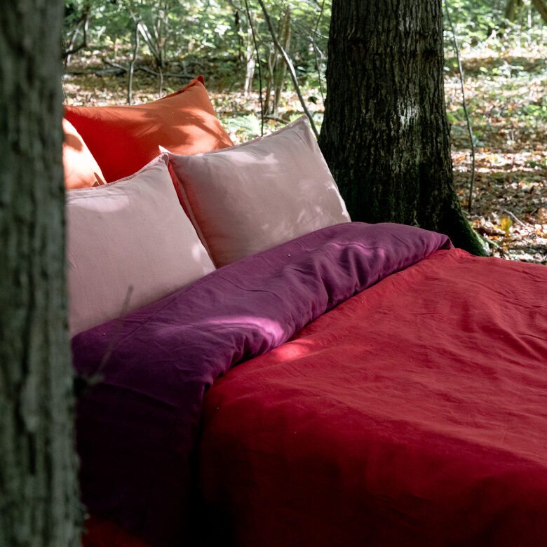 Washed linen duvet cover in Red Groseille - Embrin