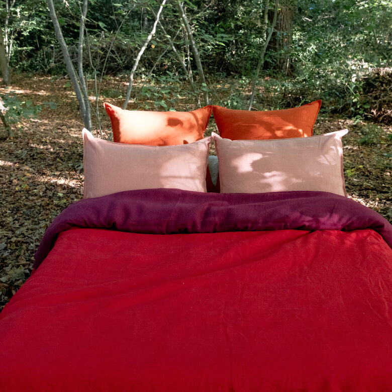 Washed linen duvet cover in Red Groseille - Embrin